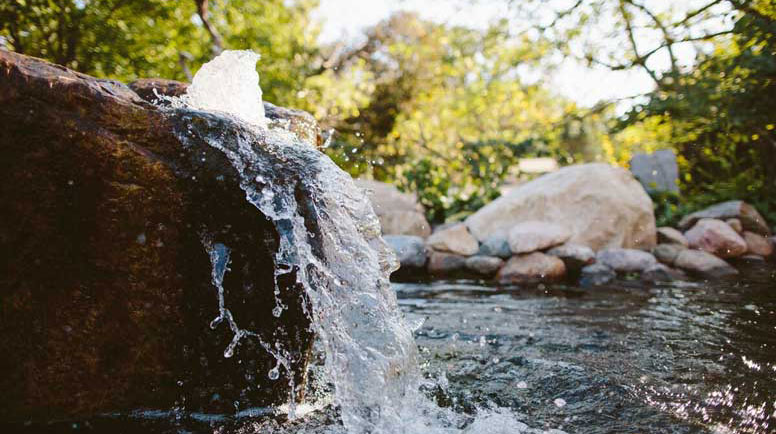 fryand-artsty-water-feature.jpg