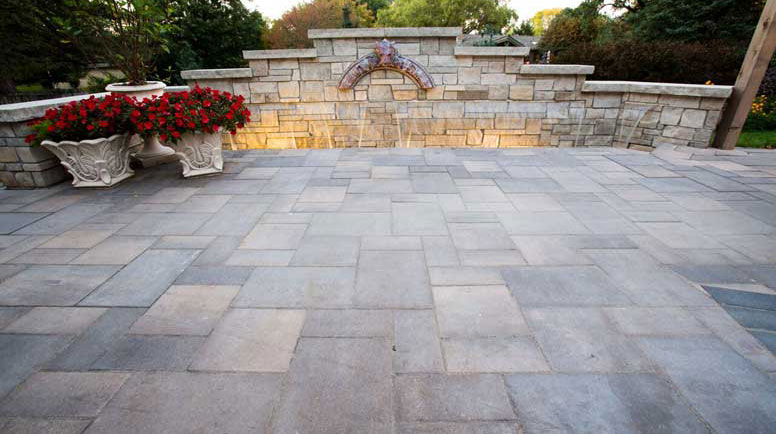fryand-patio-water-feat.jpg