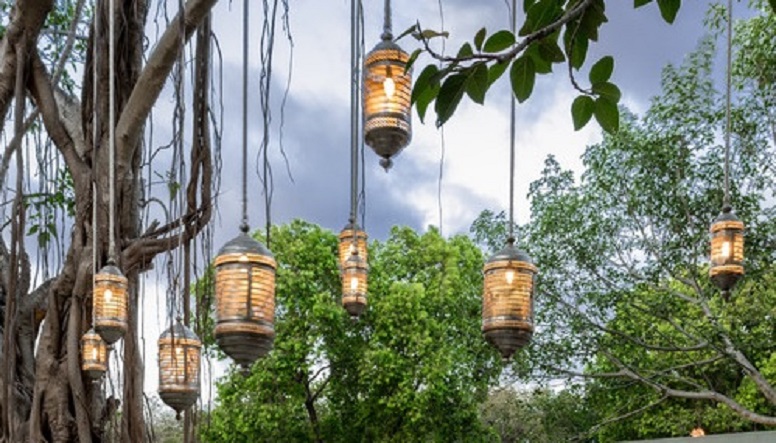 hanginglights.jpg