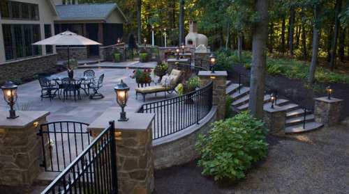 A SEASONAL GUIDE: SPRING LAWN AND LADECKS VS. PATIOS: HOW TO CHOOSE WHAT'S RIGHT FOR YOUNDSCAPE CARE